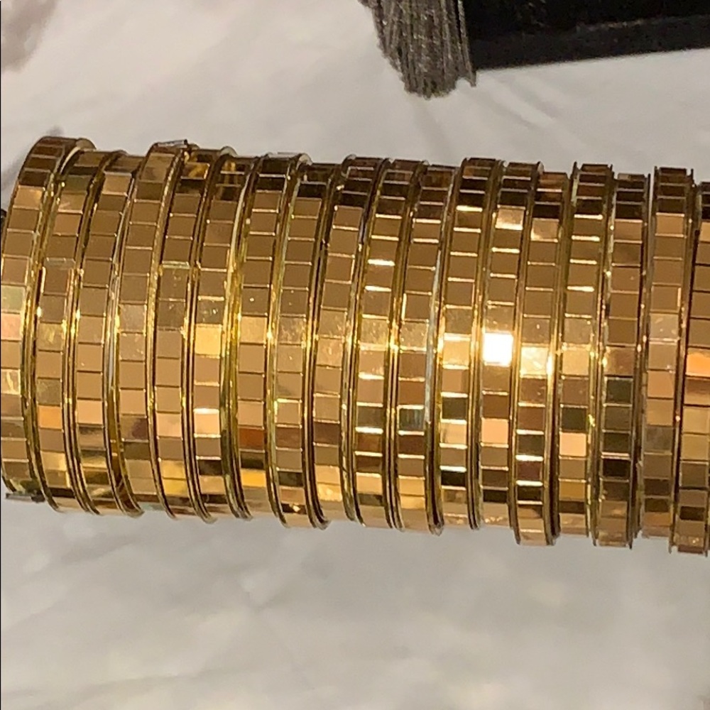 Gold mirrored bangle - Picture 4 of 4